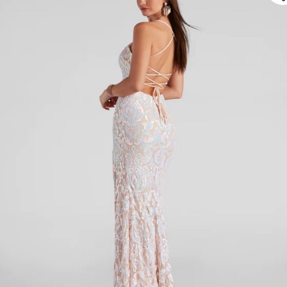 Windsor prom dress Worn once #prom#windsor#promdress Backless prom dress 🪩
